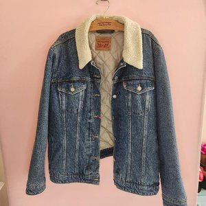 Levi Sherpa Collared Trucker Jacket